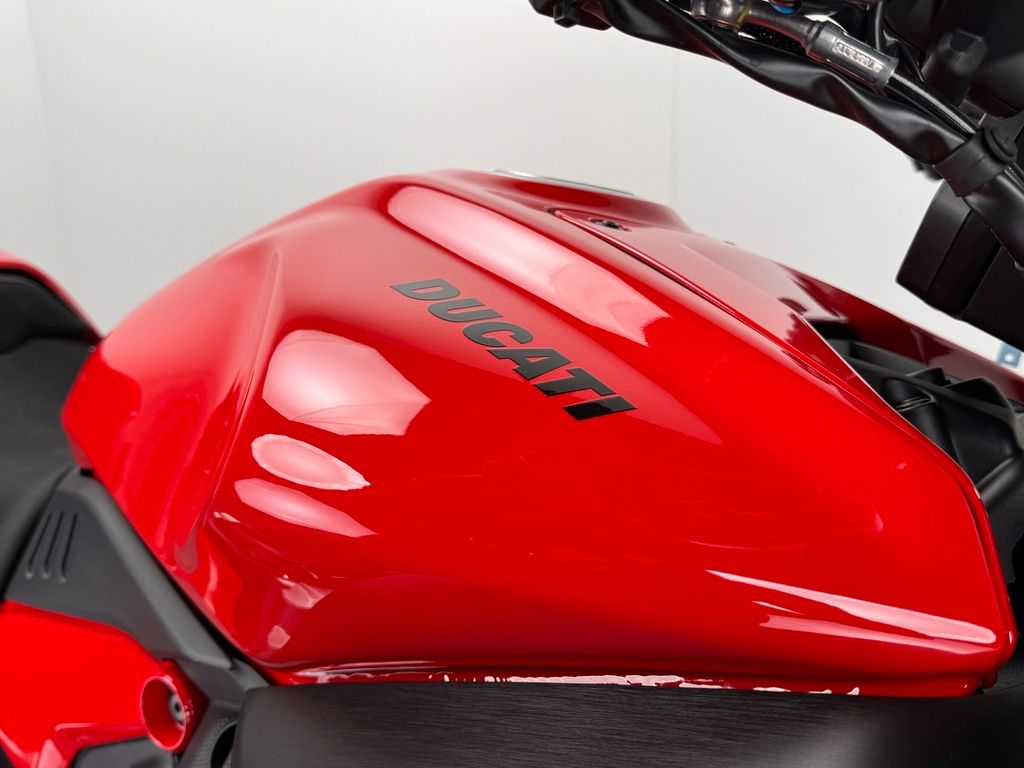 Fahrzeugabbildung Ducati DIAVEL V4 *0KM