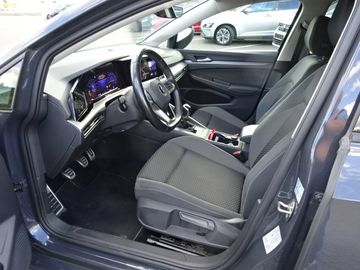 Fotografie 28 des VW Golf VIII 1.5 TSI Active*Navi*LED*SHZ*Alu16Zoll