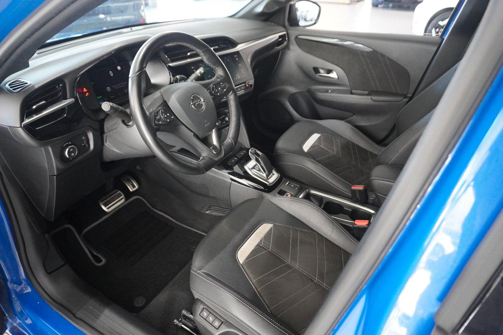 Fahrzeugabbildung Opel Corsa-e F ULTIMATE 3-PHASIG NAVI/LED/KAMERA/DAB+