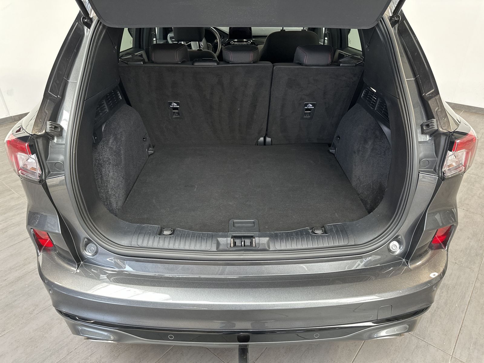 Fahrzeugabbildung Ford Kuga 2.0 EB 4x4 ST-Line NAV+LED+KAMERA+VCOCKPIT