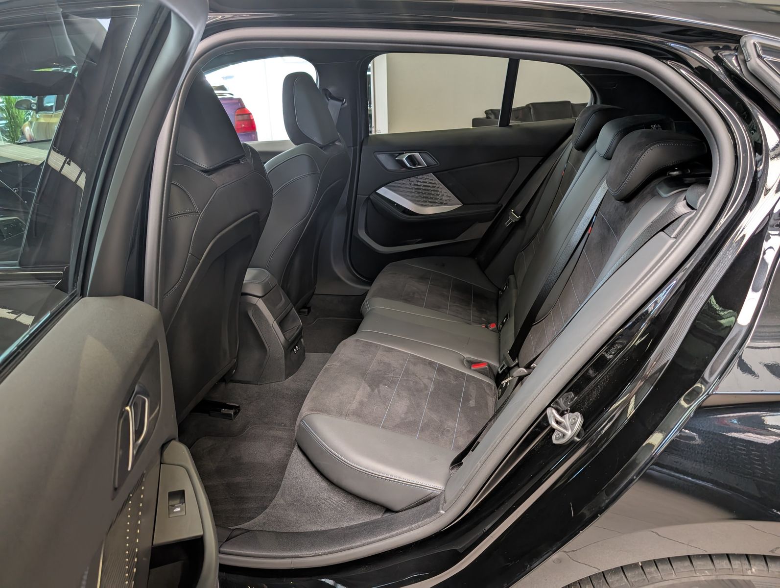 Fahrzeugabbildung BMW 118 d M-Sport Premium Ad-LED Cam Pano Alcan 18"