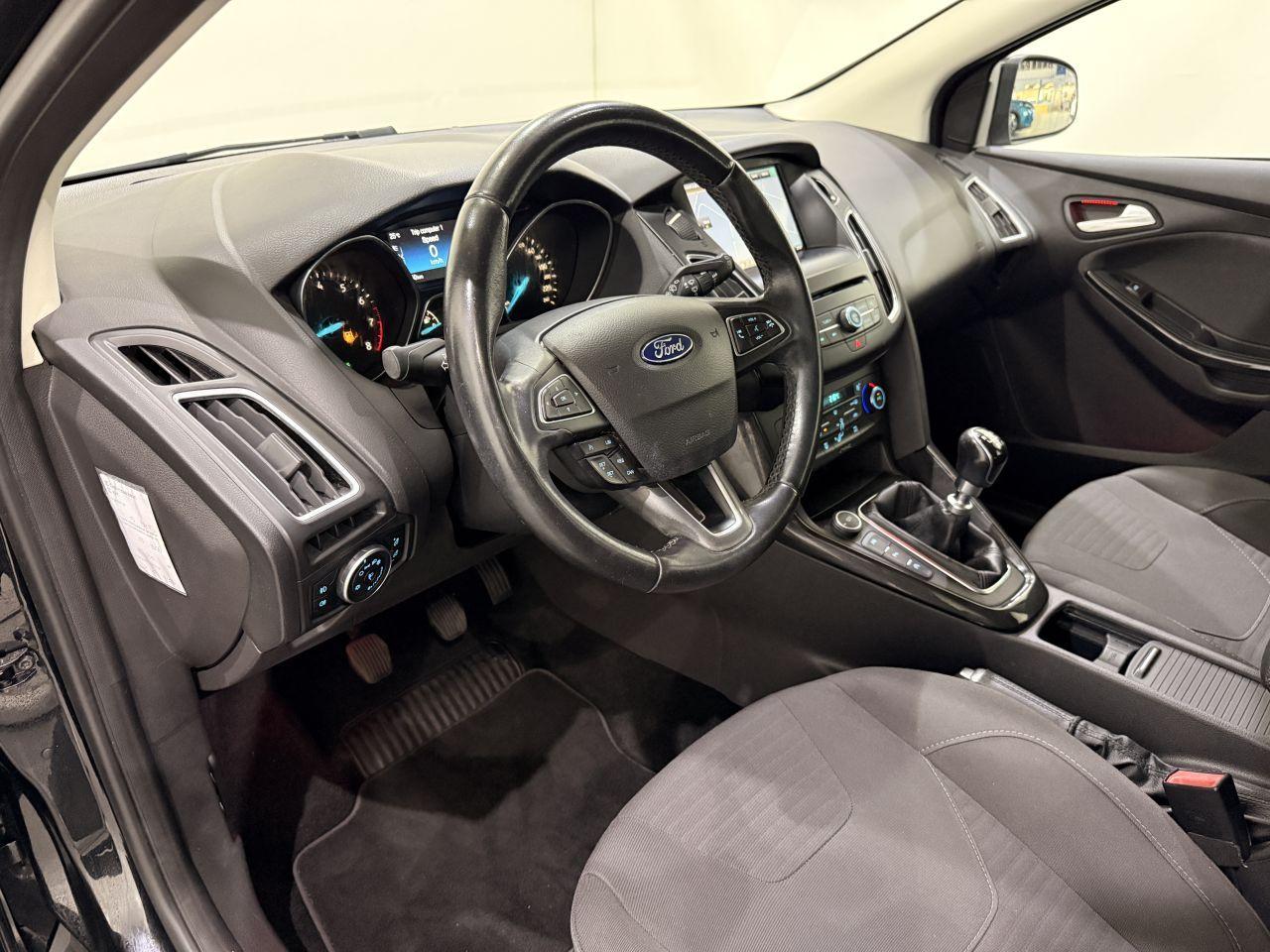 Ford Focus 2015 — фото 36