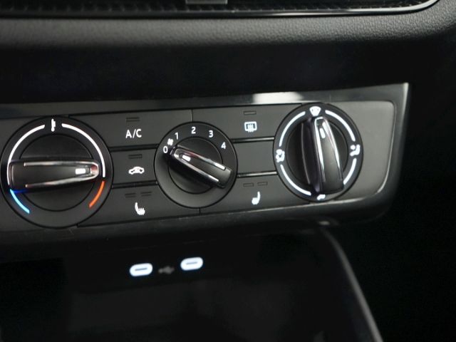 Fabia ACTIVE MPI+LED LICHT+SITZHEIZUNG+PARKPILOT