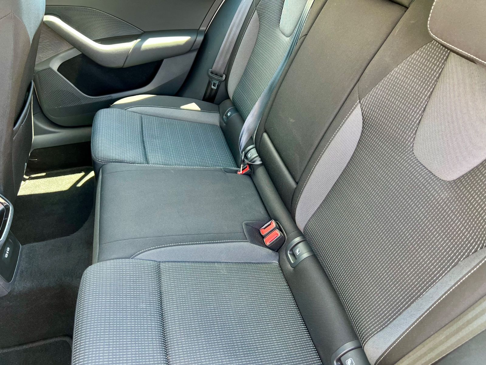 SKODA Octavia Combi Ambition AAC SHZ NAVI LED