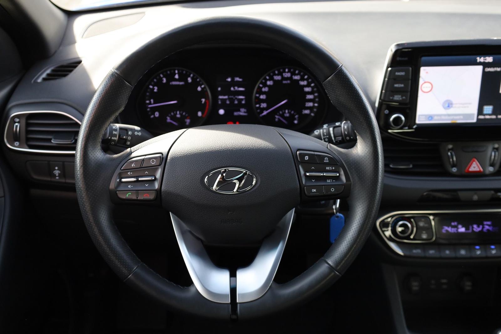 Hyundai i30 1.4 T-GDI Passion + LED Navi Kamera DAB USB