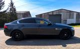 Jaguar XE 20d 180PS AWD Portfolio Automatik Portfolio - graue Jaguar XE