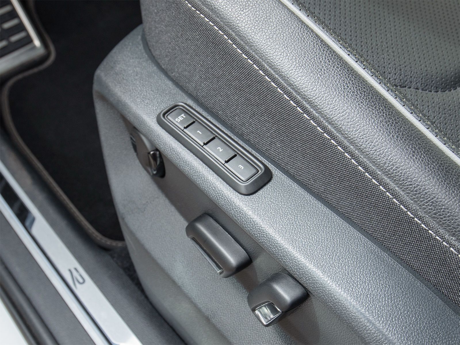 Volkswagen Tiguan Allspace R-Line 4M 7-Sitzer 360°MEGAVOLL foto 12