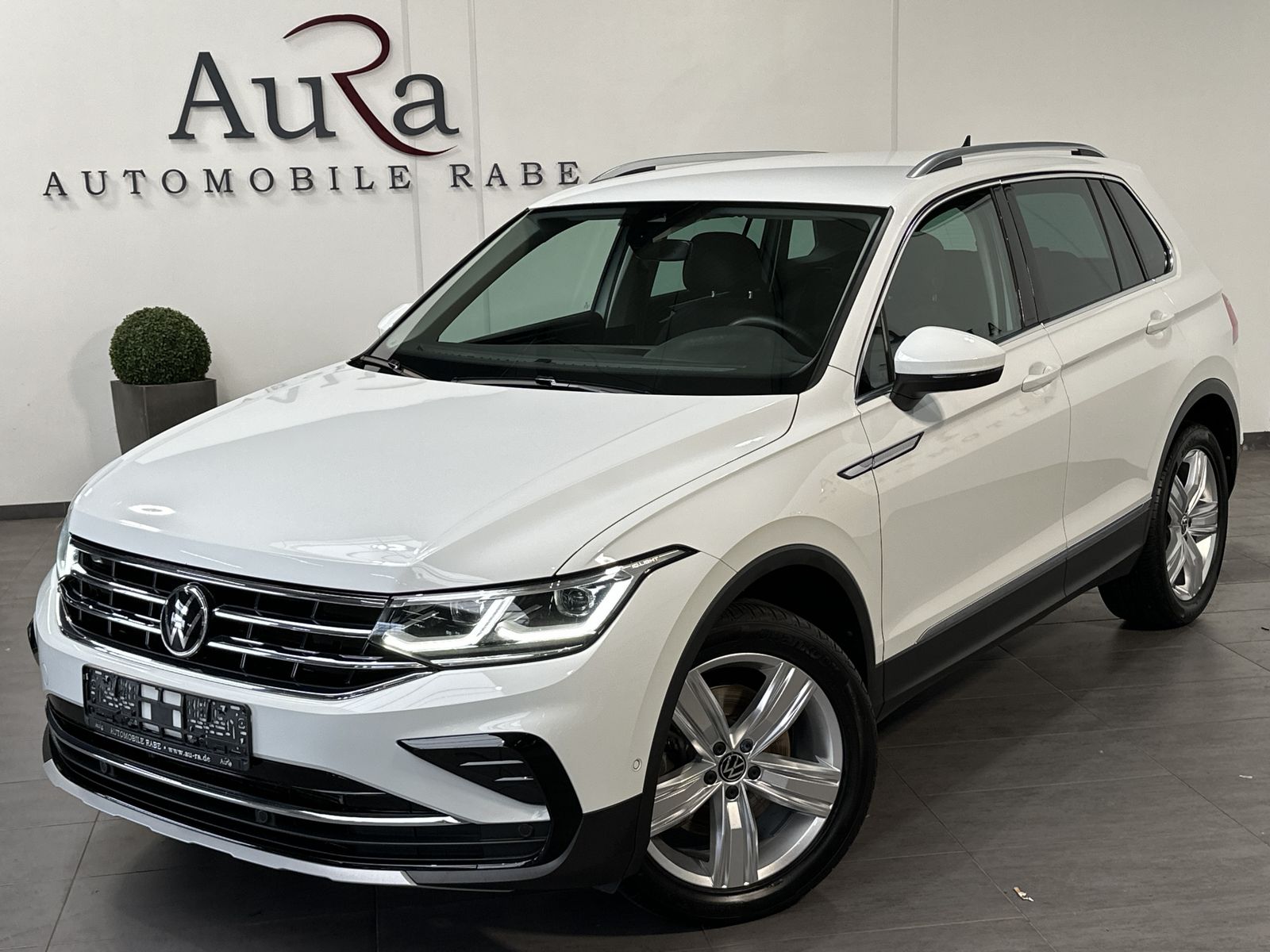 Fahrzeugabbildung Volkswagen Tiguan 2.0 TDI DSG Elegance 4Motion NAV+LED+19ZO