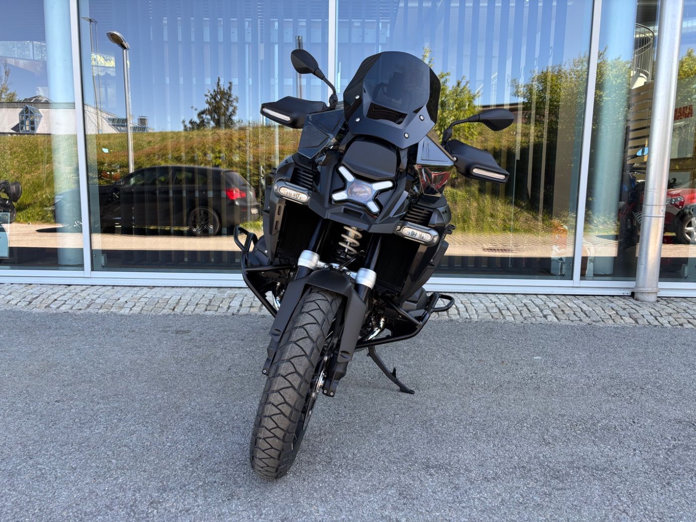 Fahrzeugabbildung BMW R 1300 GS Adventure 3 Pakete Triple Black ASA 10