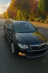Skoda Superb 2.0 TDI 125kW DSG Elegance Combi Elegance - Skoda Superb aus 2010: Kombi