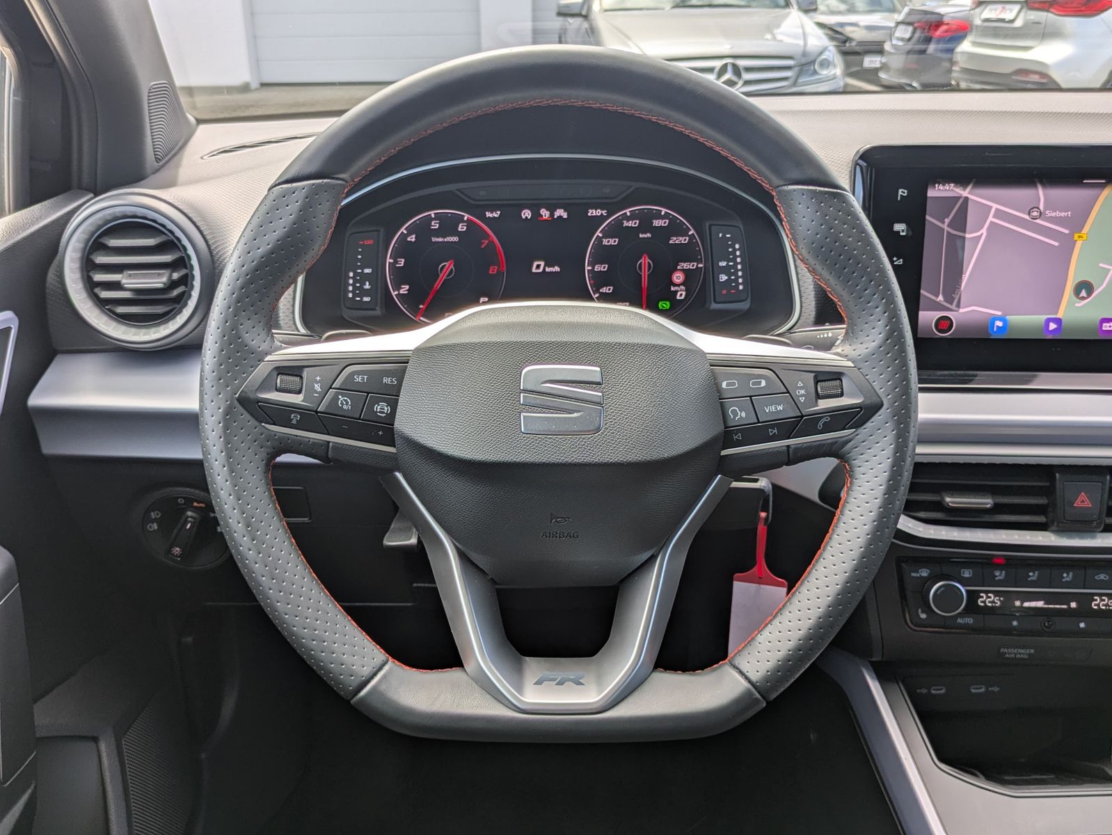 Fahrzeugabbildung SEAT Arona 1.0 TSI FR DSG AHK*ACC*LED*APP*DAB*KAMERA