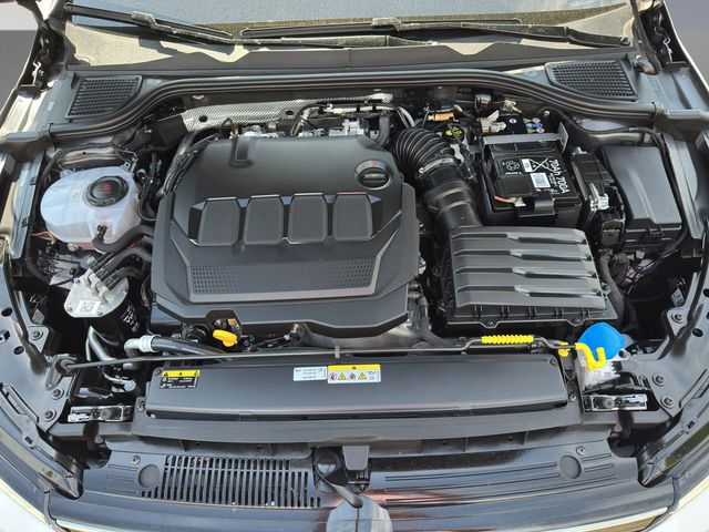 Golf VIII Variant 2.0 TDI Life SHZ NAVI ACC LED