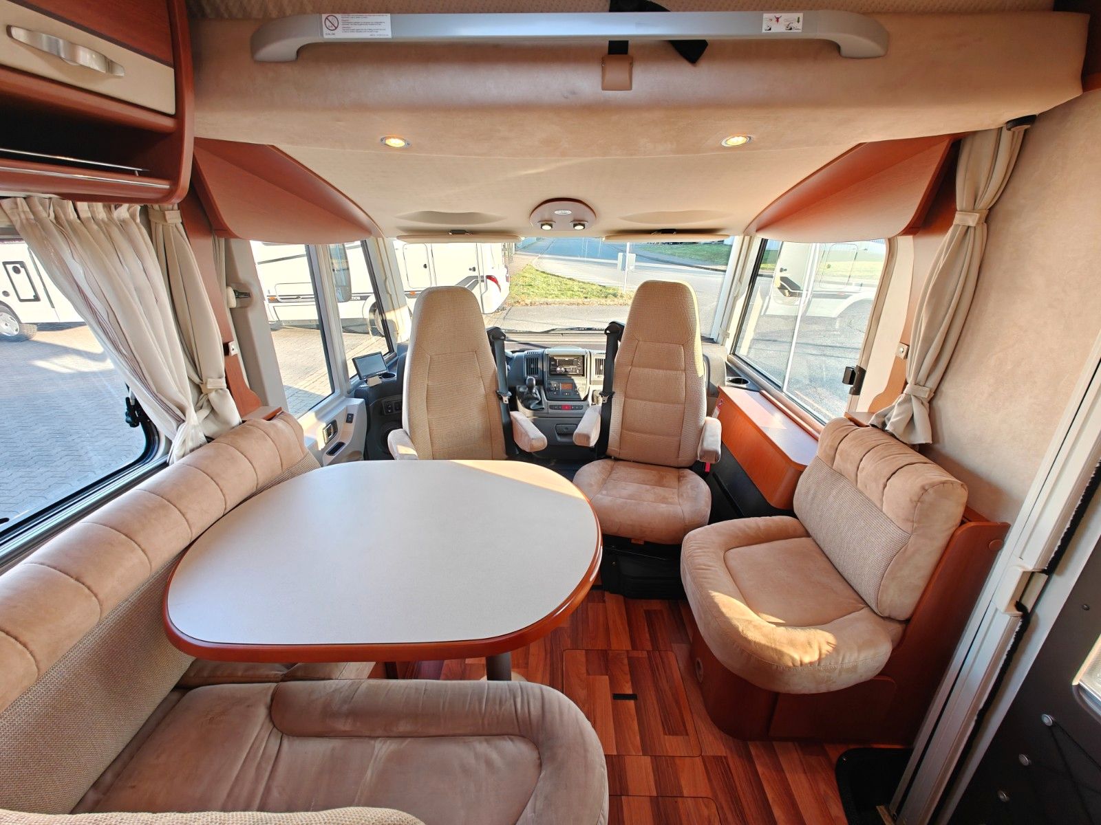 Fahrzeugabbildung HYMER / ERIBA / HYMERCAR B - KLASSE 594 - AUS ERSTBESITZ