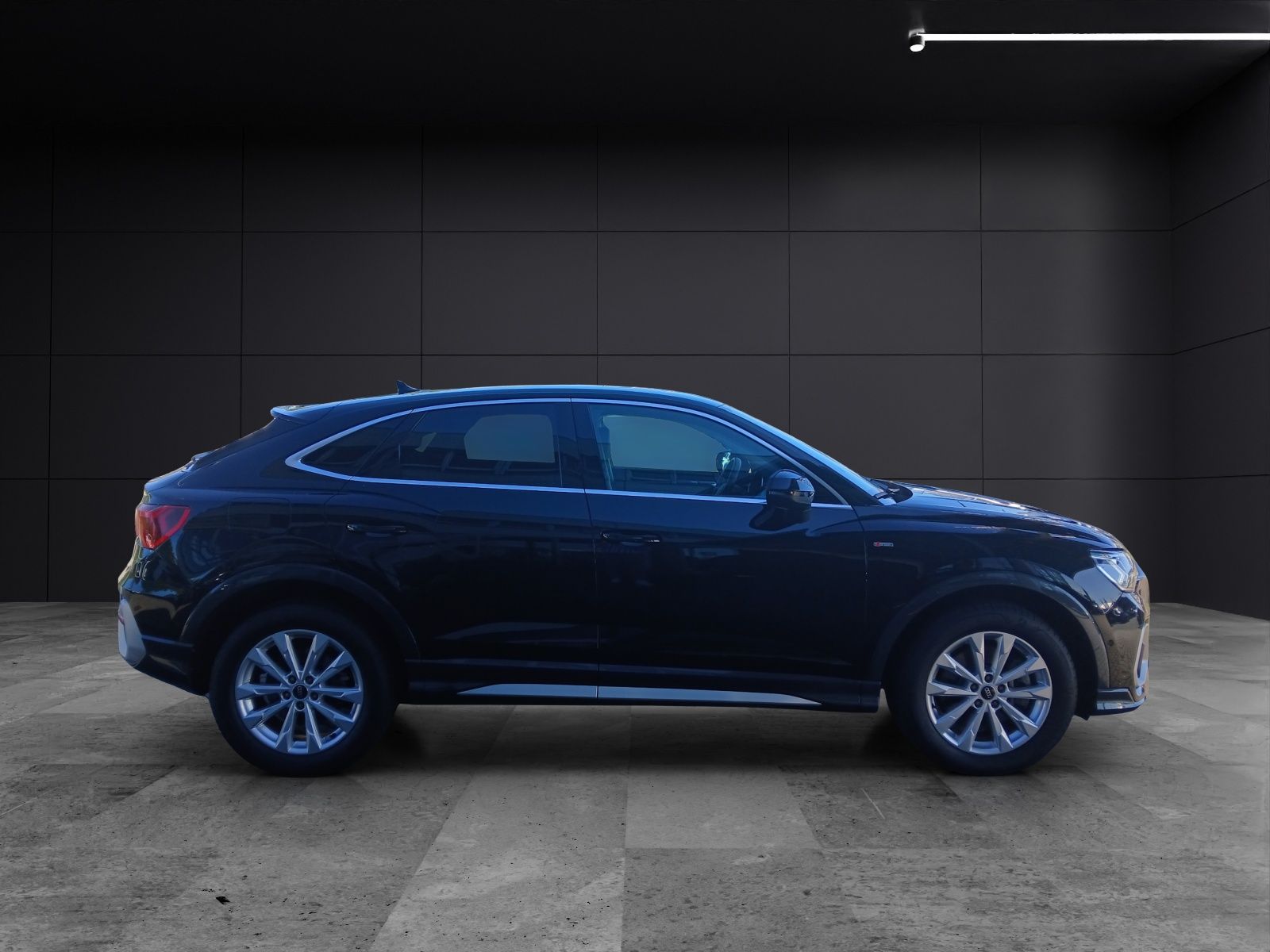 Fahrzeugabbildung Audi Q3 Sportback 45 TFSI quattro S-line S-tronic LED