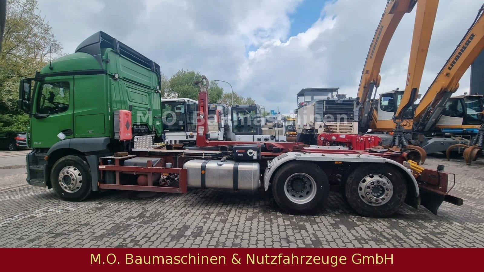 Fahrzeugabbildung Mercedes-Benz Antos 2546 / Euro 6 / 6x2 / Hiab Abroller /
