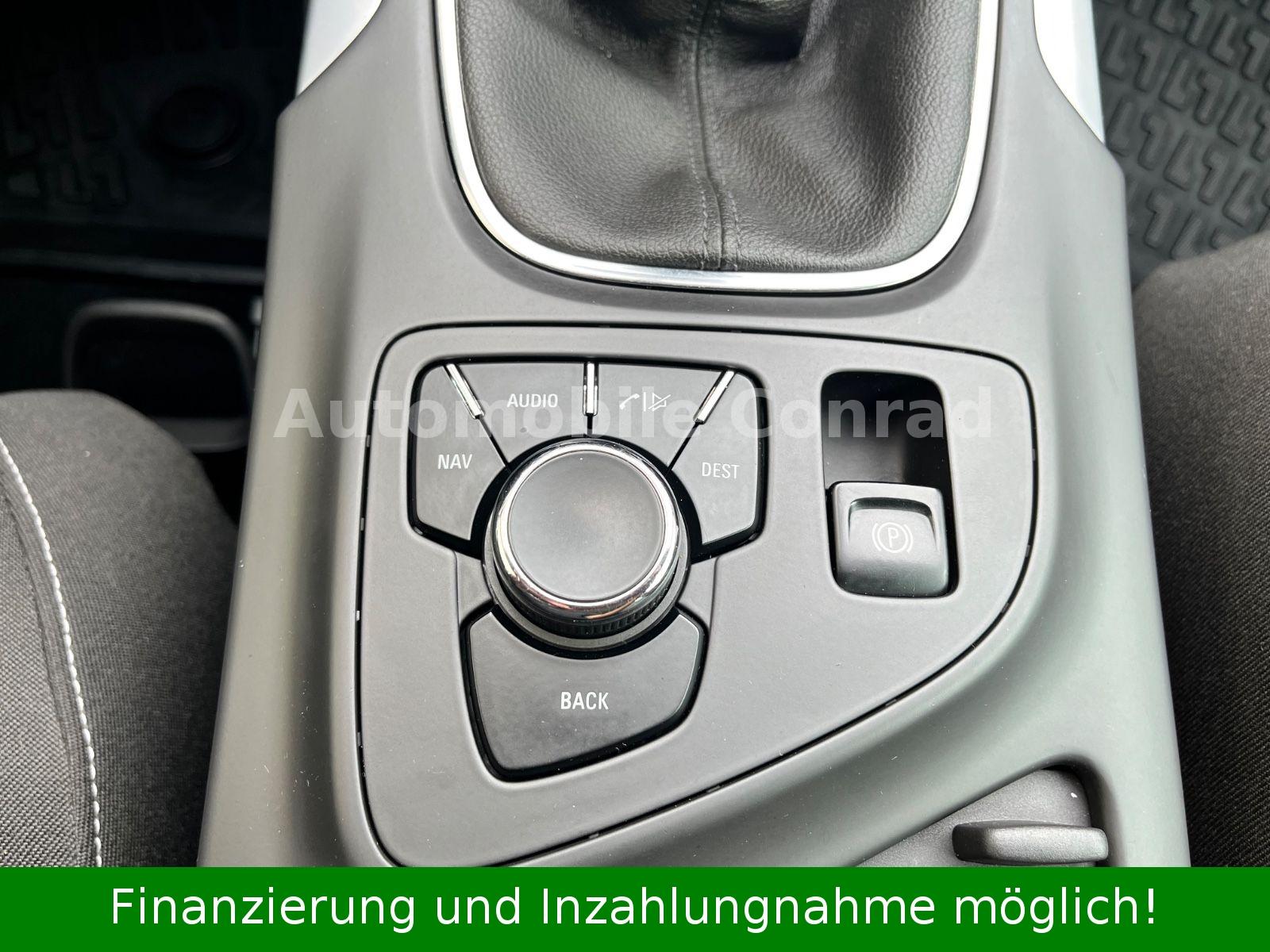 Opel Insignia 2013 — photo 32