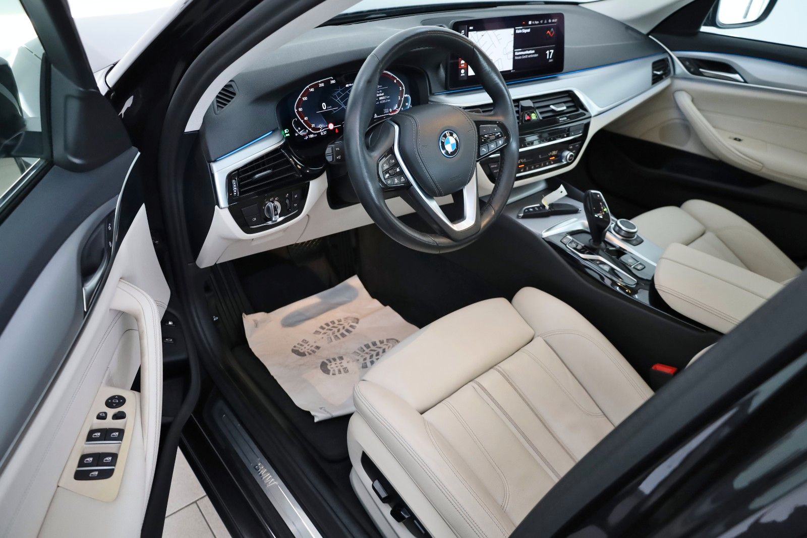 Fahrzeugabbildung BMW 530e Leder,Navi,LED,SpSi,SH,Kamera,Parkassist.