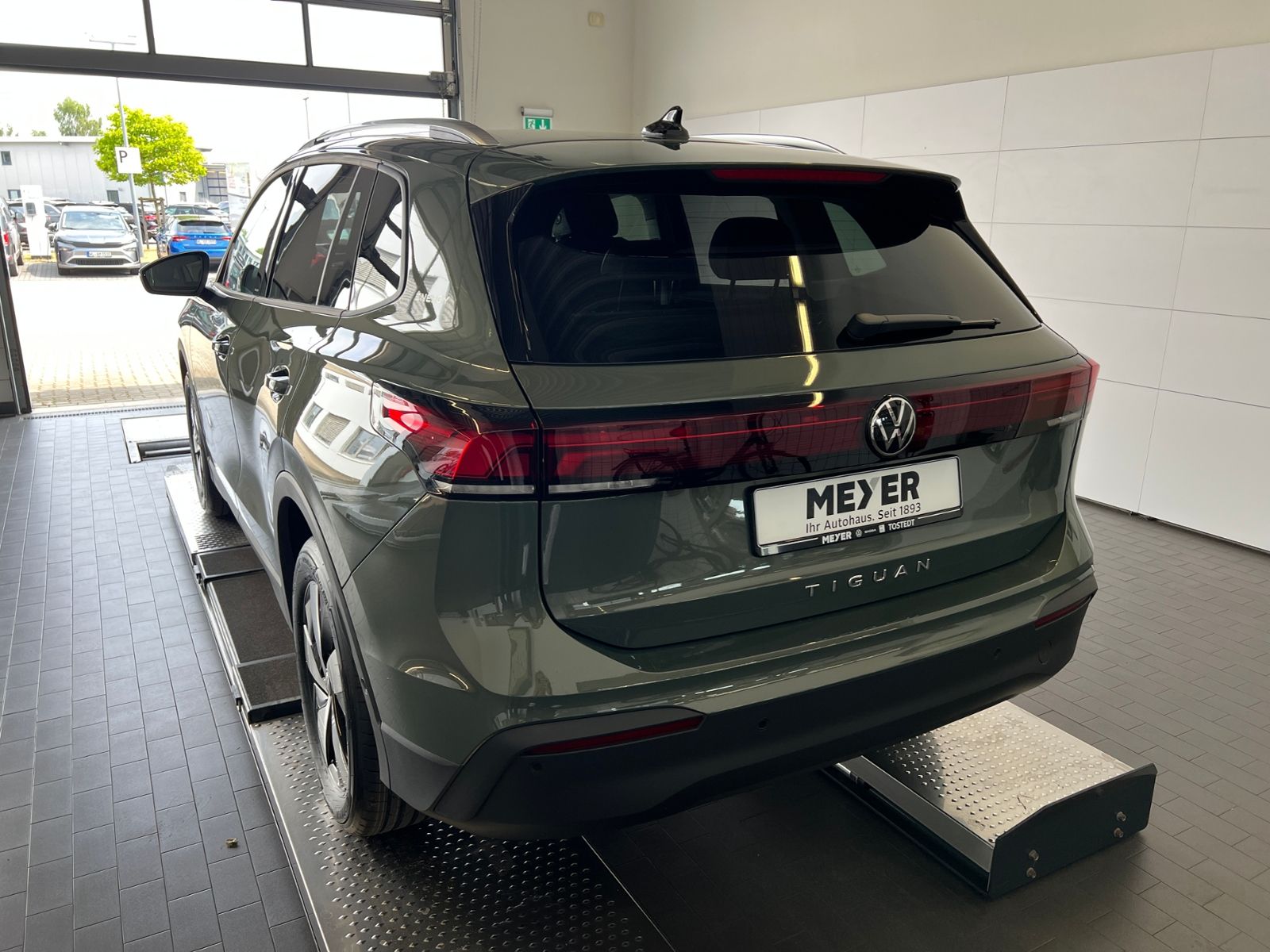 Fahrzeugabbildung Volkswagen Tiguan  ENERGY 2.0 TDI DSG *AHK, Navi, Ganzjahre