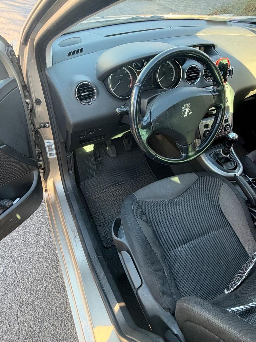 Peugeot 207 2011 — photo 7