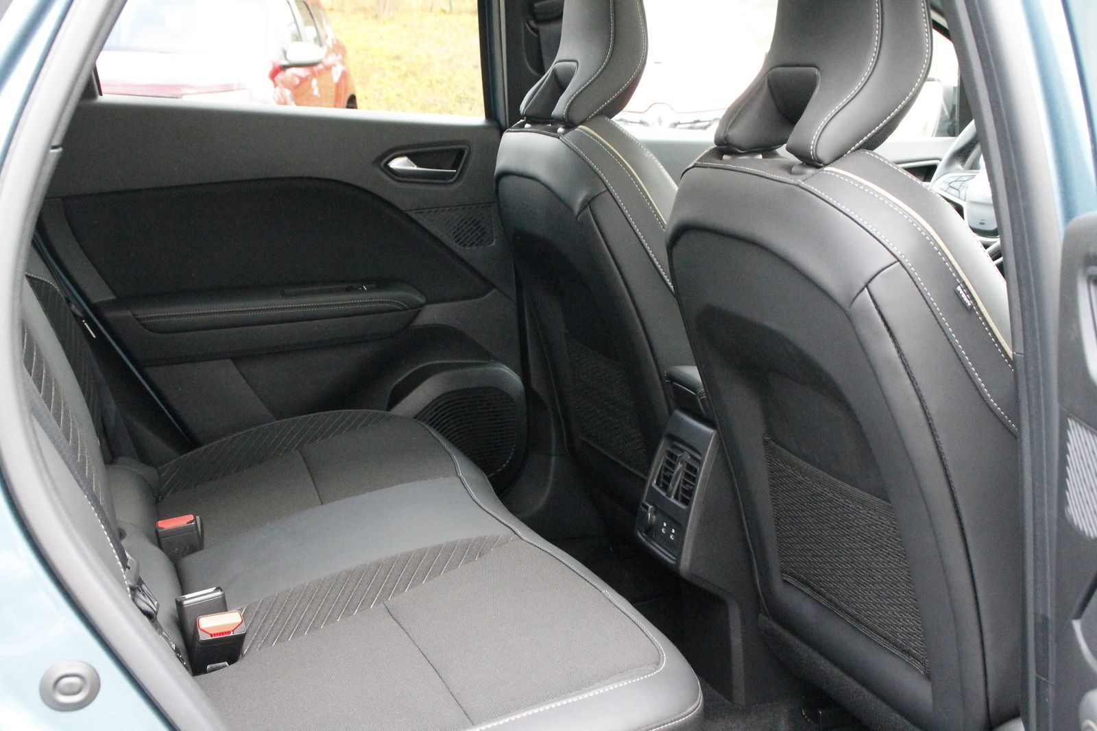 Fahrzeugabbildung Renault Symbioz Iconic E-Tech Full Hybrid 145