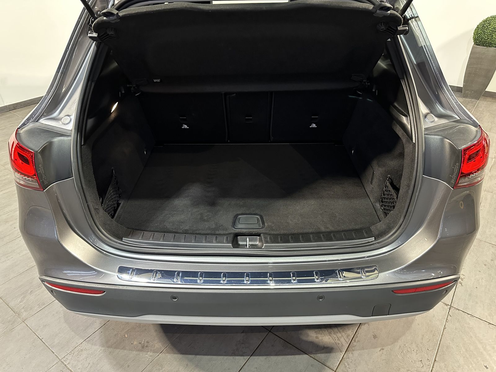 Fahrzeugabbildung Mercedes-Benz GLA 180d Style NAV+LED+WIDESCREEN+KAM+1HD+17ZOLL