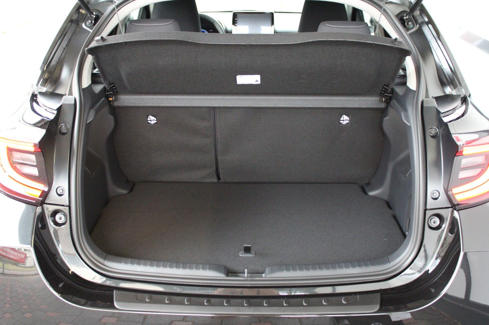 Fahrzeugabbildung Toyota Yaris 1.5 Hybrid Teamplayer + Comfort-Paket