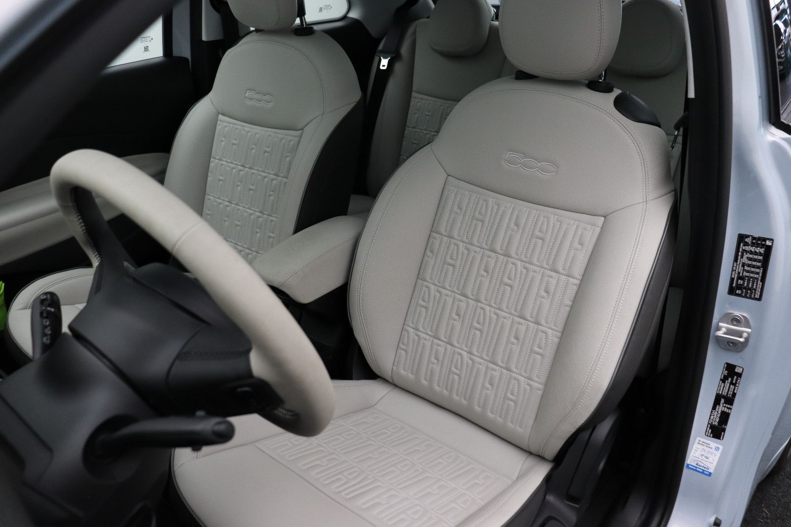 Fahrzeugabbildung Fiat 500e La Prima incl. Wallbox