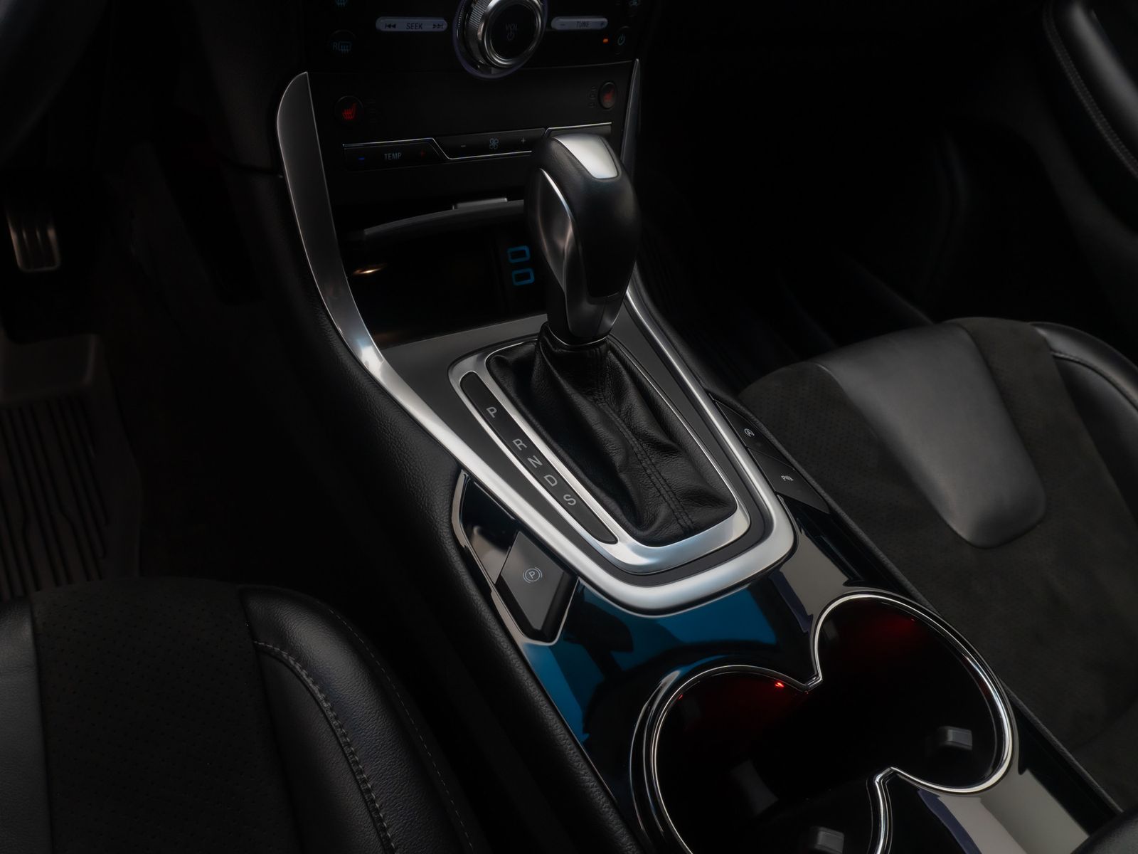 Fahrzeugabbildung Ford Edge ST-Line 4x4 Kamera HiFi Komfort Memory 20"