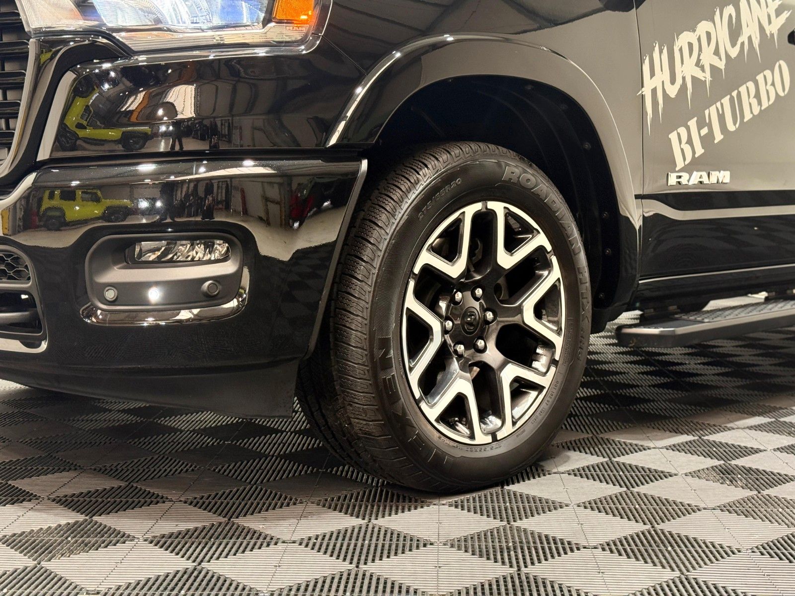 Fahrzeugabbildung Dodge RAM 1500 Laramie Sport MY25 *LPG,REVOLVER,AHK*