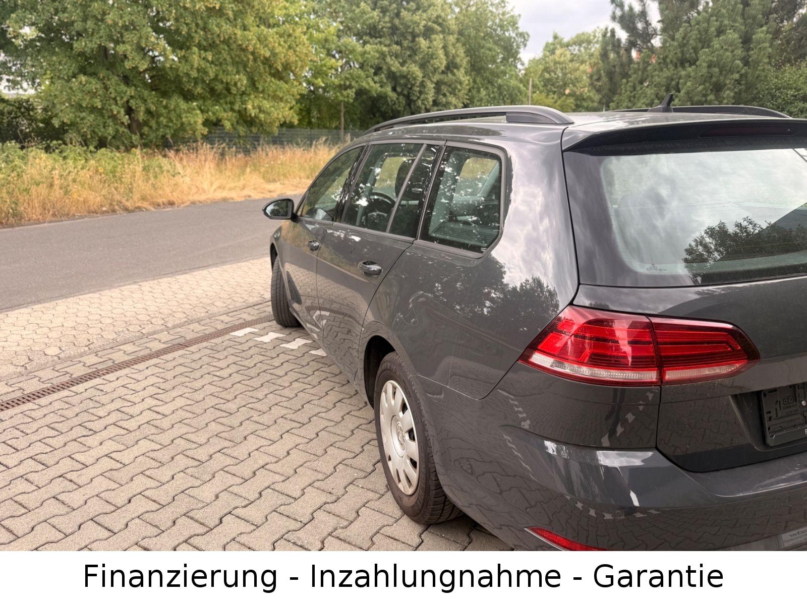 Volkswagen Golf VII Variant Trendline / SHZ /NAVI / TÜV NEU