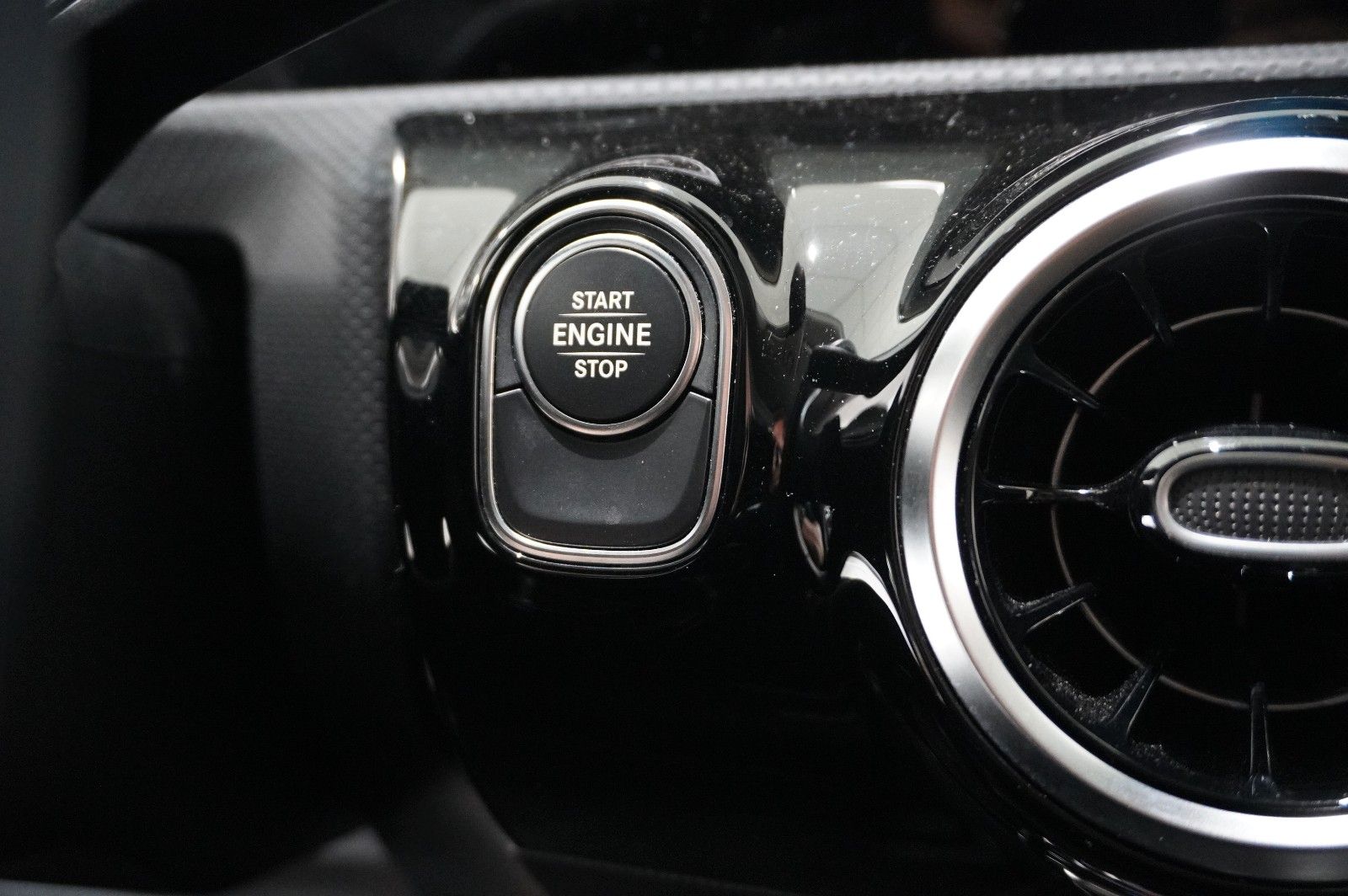 Fahrzeugabbildung Mercedes-Benz CLA SB 250e PHEV PROGESSIVE NAVI/LED/KAMERA/DAB+