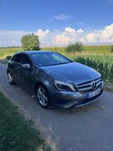 Mercedes-Benz A 180 BlueEFFICIENCY Style Edition 