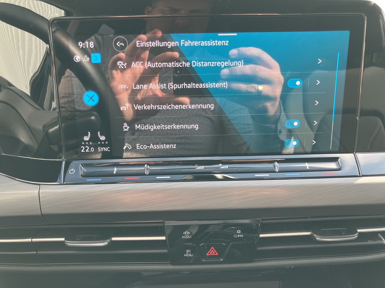 Fahrzeugabbildung Volkswagen Golf VIII Variant TDI Style DSG LEDplus Navi AID