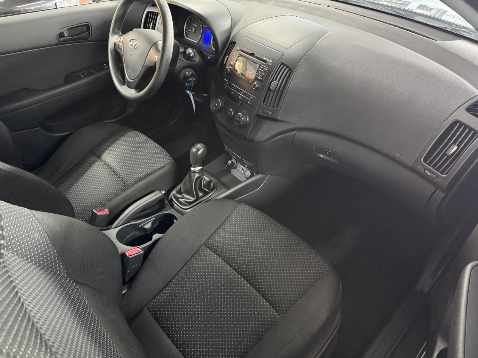 Hyundai i30 2012 — photo 18