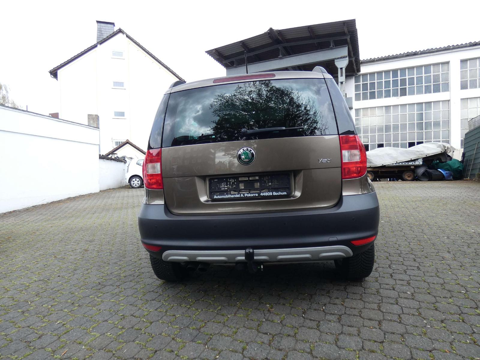 Skoda Yeti 1.4 TSI 122 ch – Elegance Plus – 1re main – Toit panoramique – Xénon – Park Assist – 140 500 km