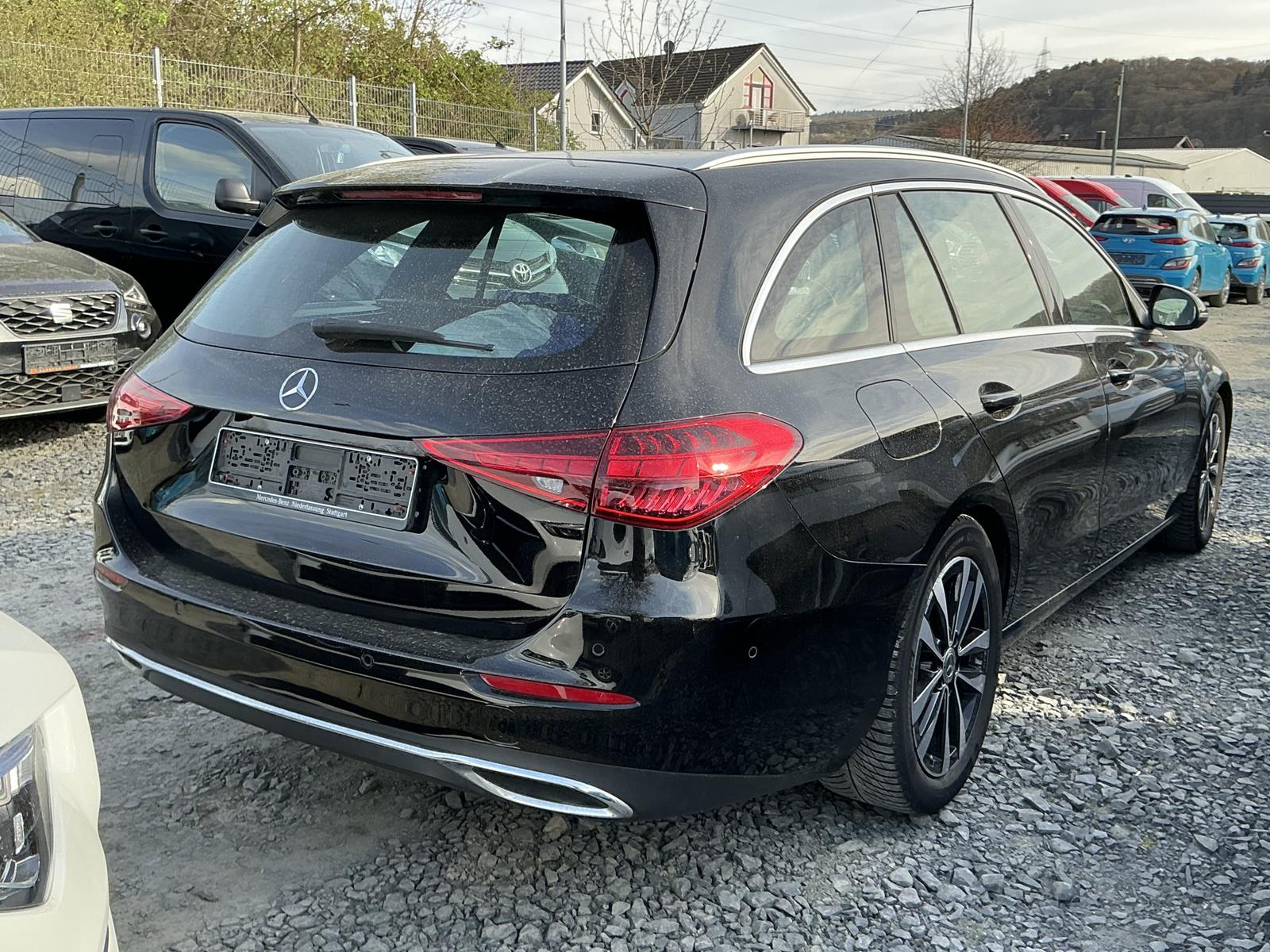 Mercedes-Benz C 220 T d Avantgarde R.Cam Navi Tempomat LED AHK