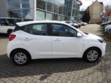 Hyundai i10 1.0 Select, Navi, Rückfahrkamera