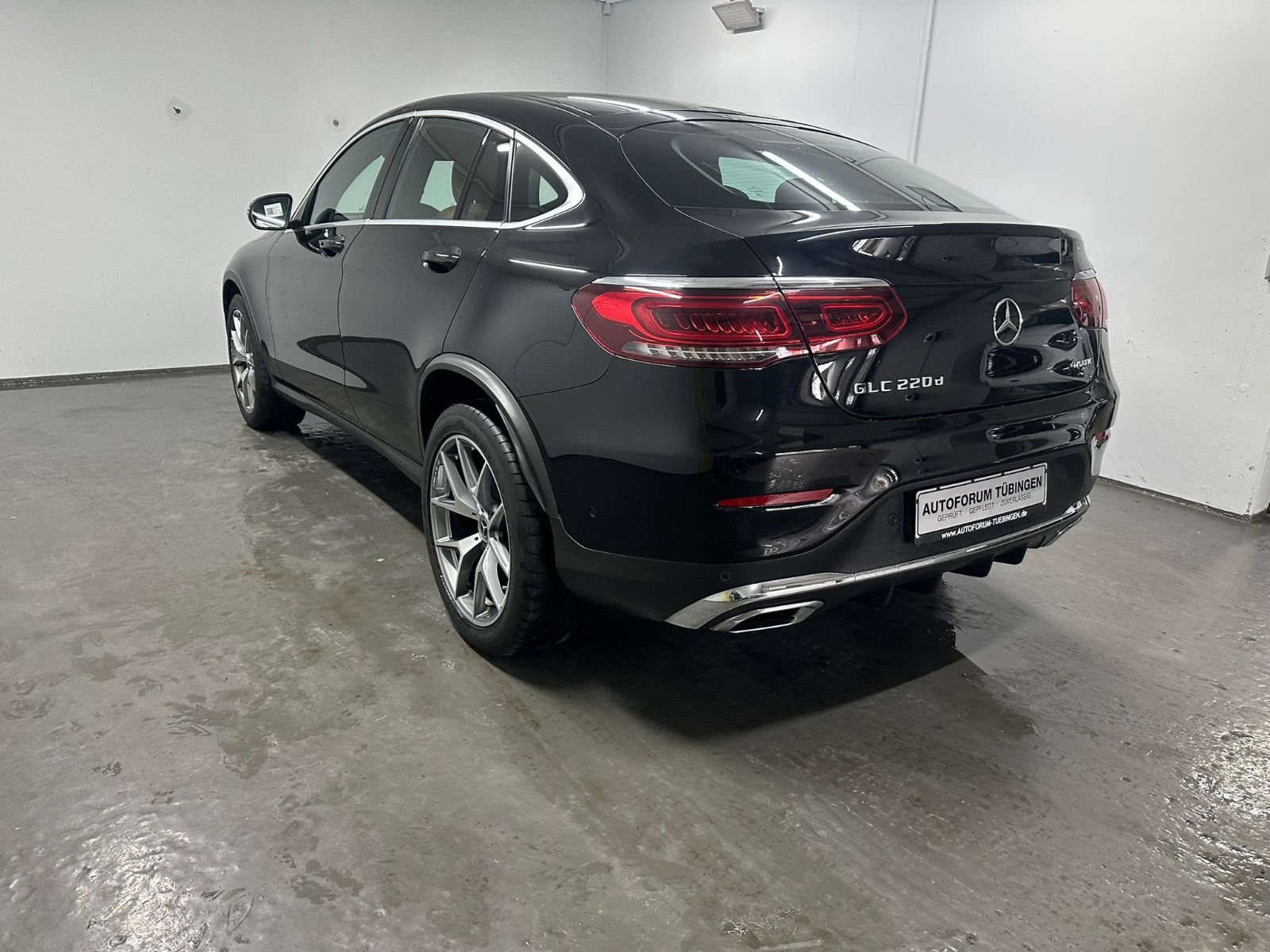 Fahrzeugabbildung Mercedes-Benz GLC 220 d 4MATIC Coupé *AMG-LINE*DISTRO*KAMERA*