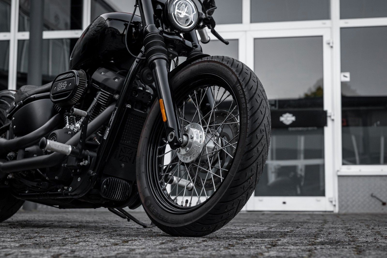 Fahrzeugabbildung Harley-Davidson FXBBS STREET BOB Softail 114 CUI - JEKILL&HYDE