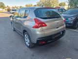 Peugeot 3008 Premium - Peugeot 3008 Premium mit Benzin-Antrieb