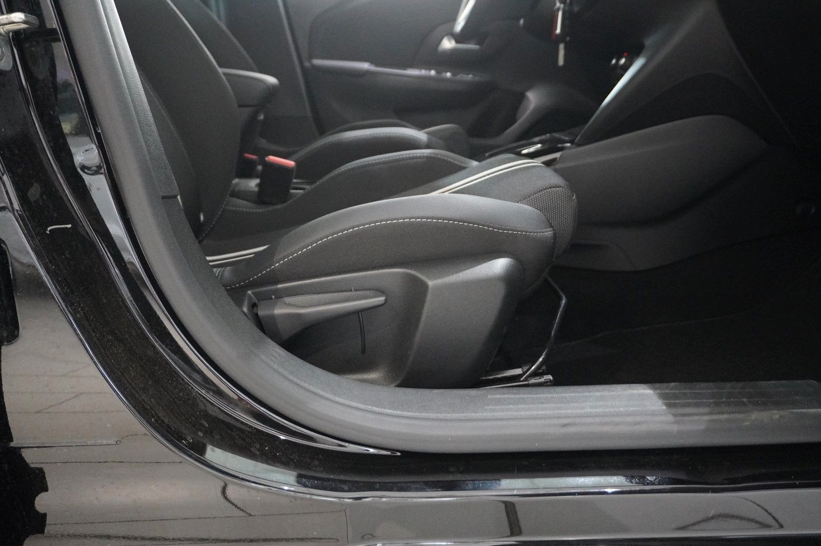 Fahrzeugabbildung Opel Corsa F 1.2T GS SPORT NAVI/LED/KAMERA/SPORT/DAB+