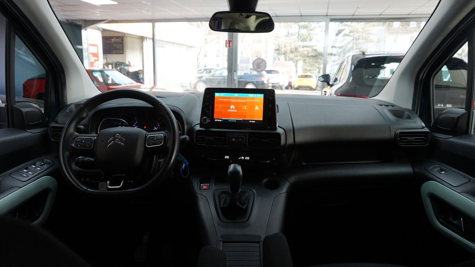 Fahrzeugabbildung Citroën Berlingo Feel M *1.Hand*Carplay*Navi*Kamera*