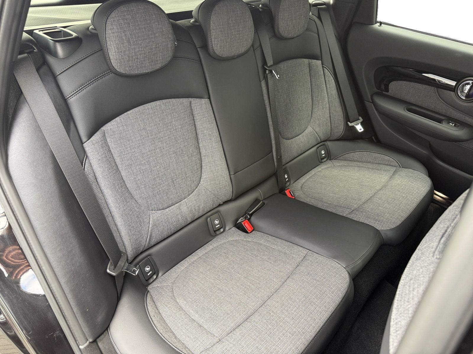 Fahrzeugabbildung MINI Cooper Clubman MINI Aut. PANO/TEMPO/1.HAND
