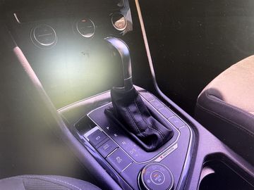 Volkswagen Tiguan - 11