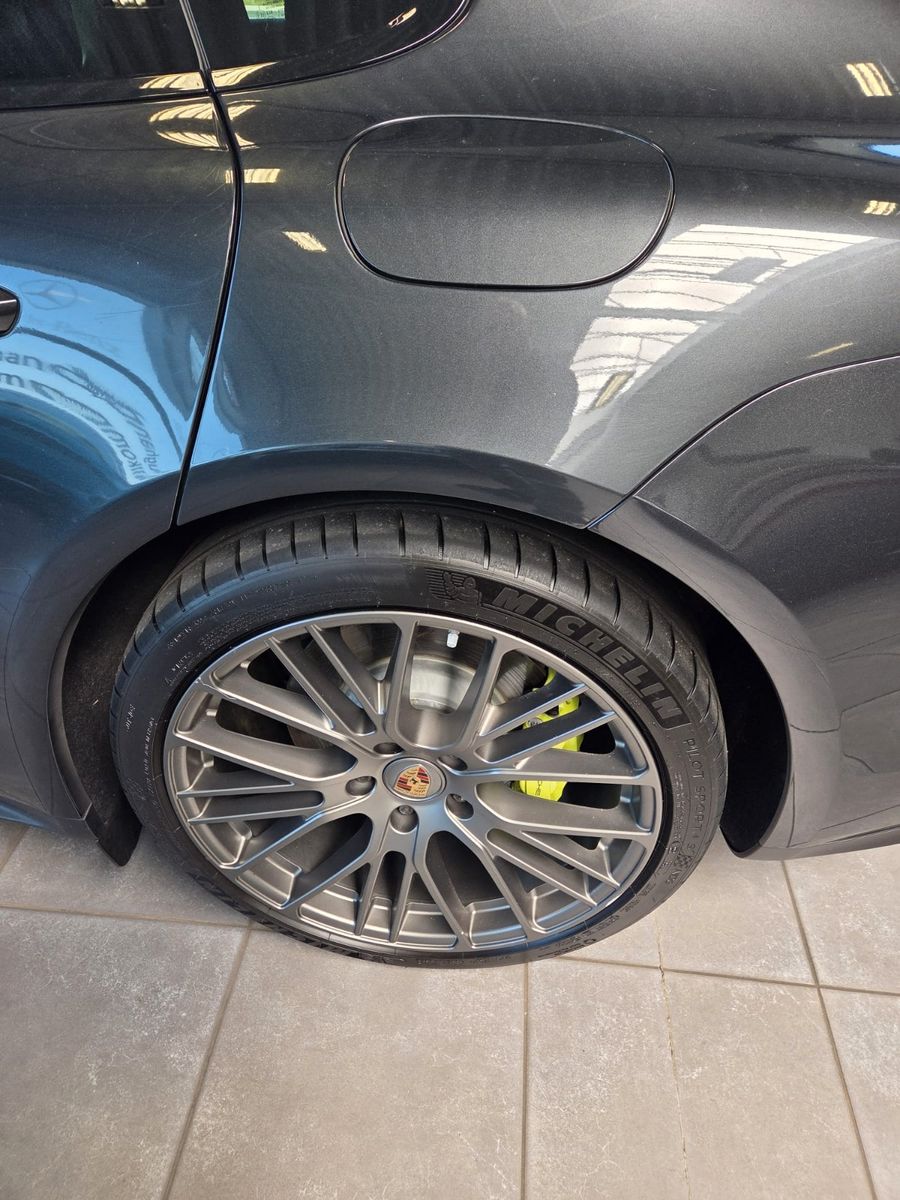 Fahrzeugabbildung Porsche Panamera 4 E-Hybrid Platinum Edition/VOLL