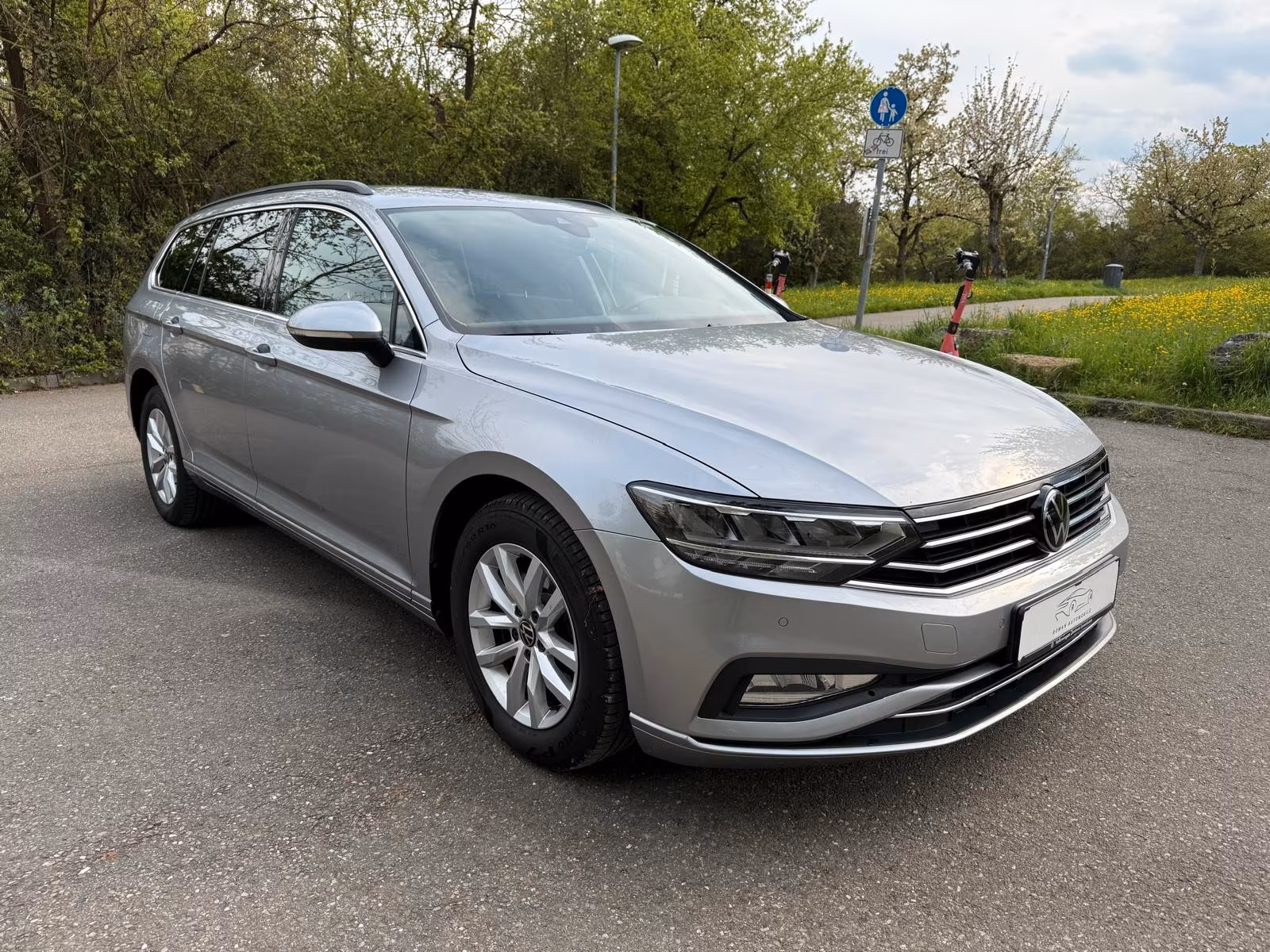 Volkswagen Passat 2.0 TDI Business SCR/DSG/LED/KAM/AHK/1.H