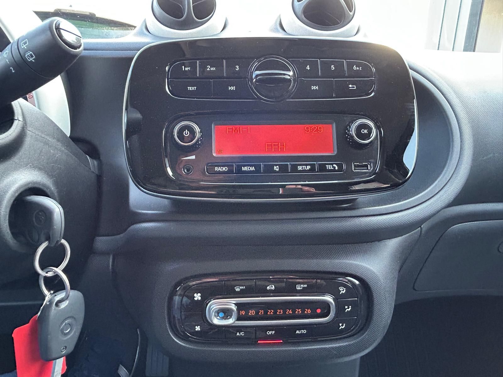 Fahrzeugabbildung Smart ForFour°Sitzheizung°PDC°Klimaauto.°2.Hand°