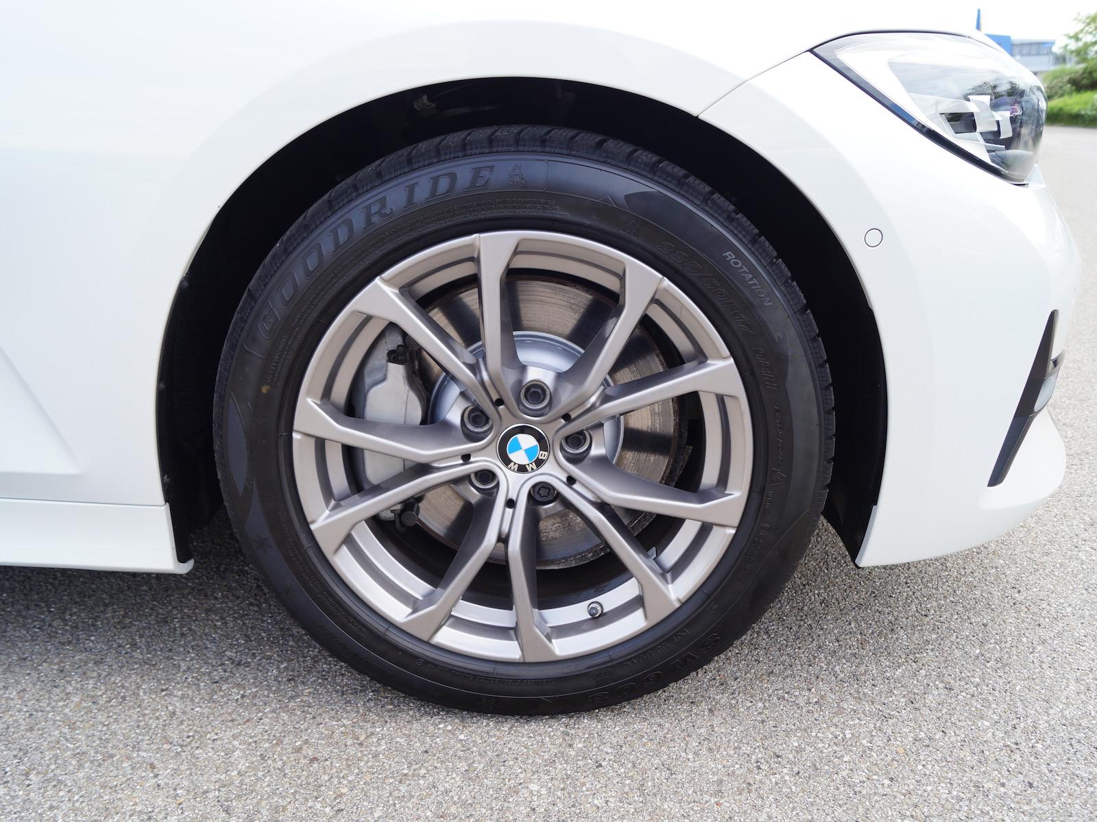 BMW 330i Aut. Tou. Sport Line * Navi * LED * Leder