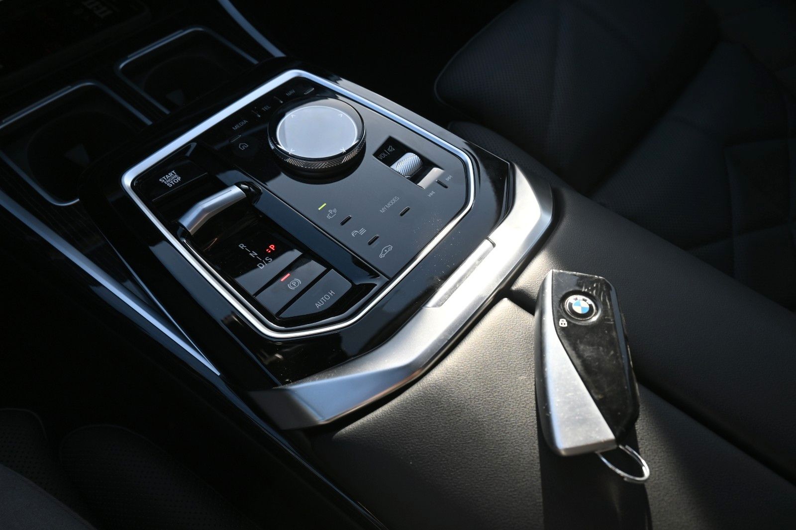 Fahrzeugabbildung BMW 740 d xDrive M Sport*PANO*Shadow*MIETKAUF