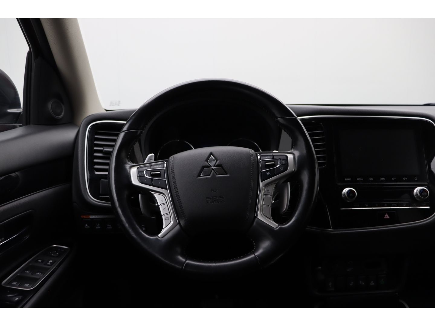 Fahrzeugabbildung Mitsubishi Plug-in Hybrid Outlander PHEV 2.4 Plus 4WD ACC,